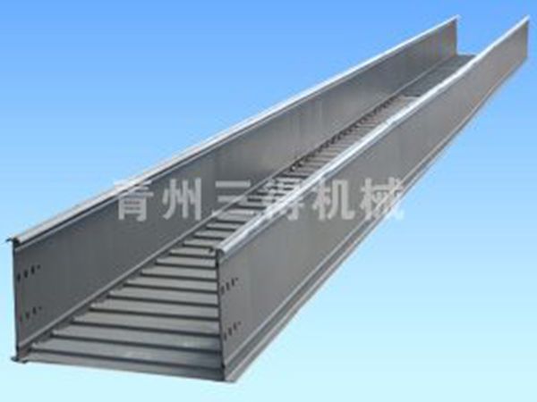 大跨距轻型桥架
